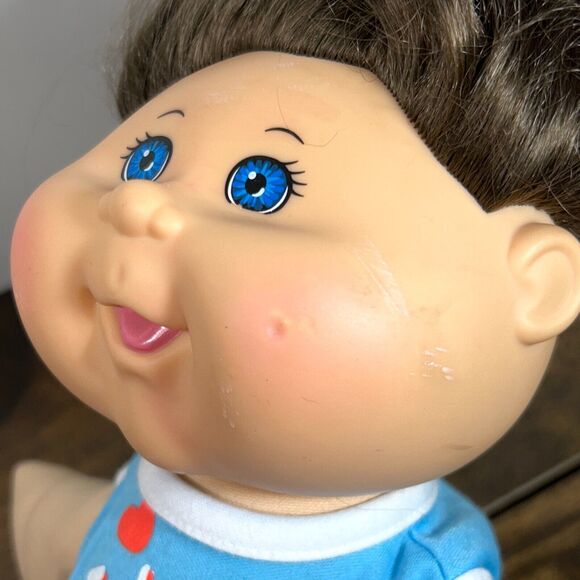 2014 OAA CABBAGE PATCH DOLL SILK HAIR BLUE EYES BROWN Curly HAIR - Picture 3 of 15